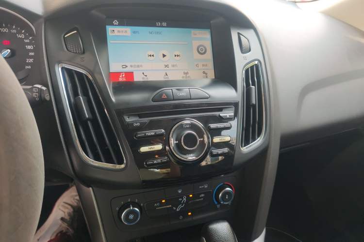 Used Ford Focus 2017 Hatchback 1.6L Automatic Comfort Plus SmartDrive Edition Audio And AC Panel