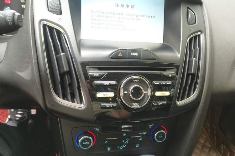 Used Ford Focus 2017 Hatchback 1.6L Automatic Fashion Edition Smart Drive Version Audio And AC Panel