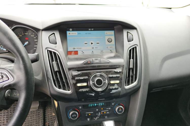 Used Ford Focus 2017 Sedan EcoBoost 125 Automatic Supreme Style SmartDrive Edition Audio And AC Panel