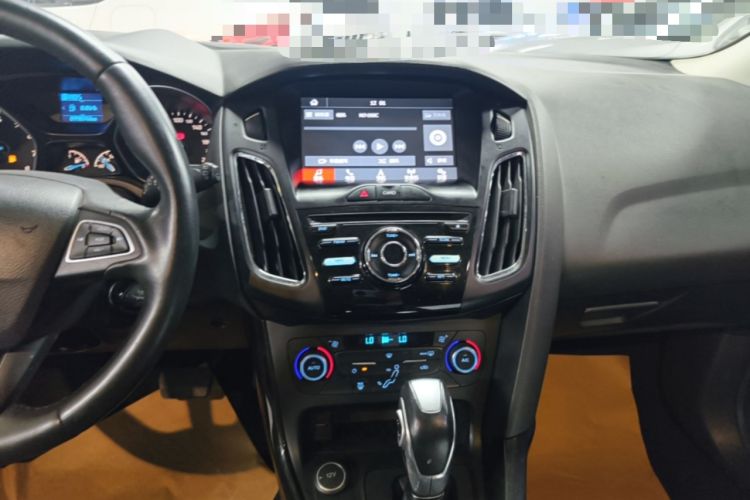 Used Ford Focus 2017 Hatchback 1.6L Automatic Fashion Edition Smart Drive Version Audio And AC Panel