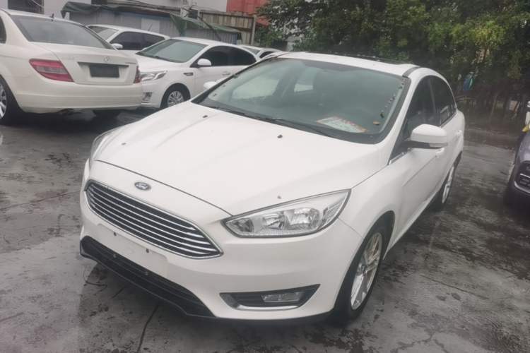 Używany Ford Focus 2017 Sedan EcoBoost 180 Automatic Elite Model Guazi used car, China used car export, Used car for sale, Used cars, Cheapest cars for sale