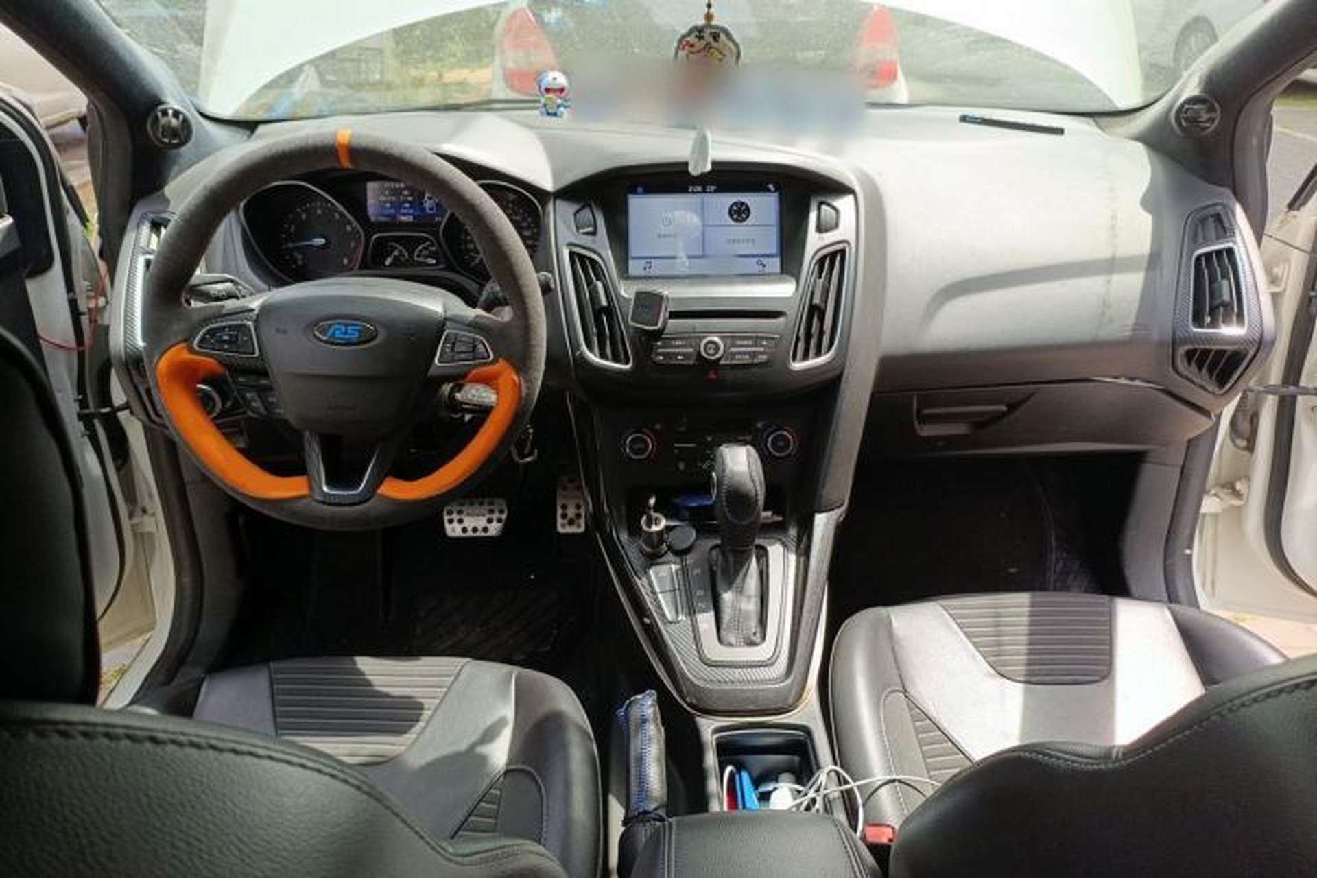 Used Ford Focus 2017 Hatchback EcoBoost 180 Automatic Elite Model Center Console