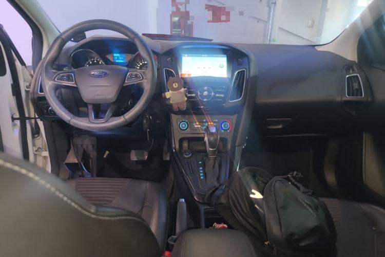 Used Ford Focus 2017 Hatchback 1.6L Automatic Fashion Edition Smart Drive Version Center Console