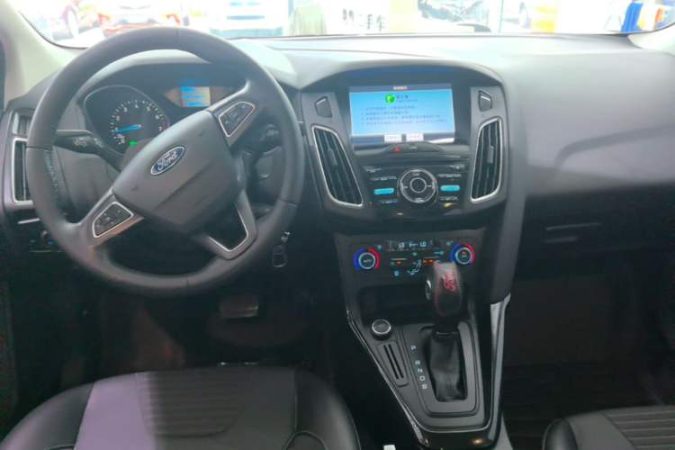 Used Ford Focus 2017 Sedan 1.6L Automatic Fashion Edition Smart Drive Version Center Console