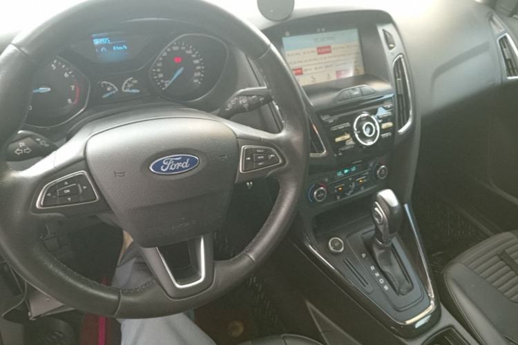 Used Ford Focus 2017 Hatchback 1.6L Automatic Fashion Edition Smart Drive Version Center Console