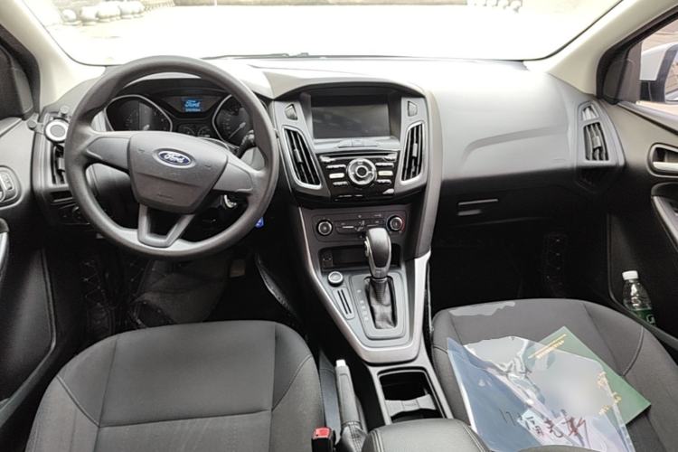 Used Ford Focus 2017 Hatchback 1.6L Automatic Comfort Plus SmartDrive Edition Center Console