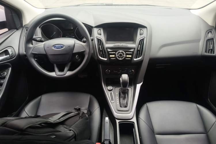 Used Ford Focus 2017 Hatchback 1.6L Automatic Comfort Plus SmartDrive Edition Center Console