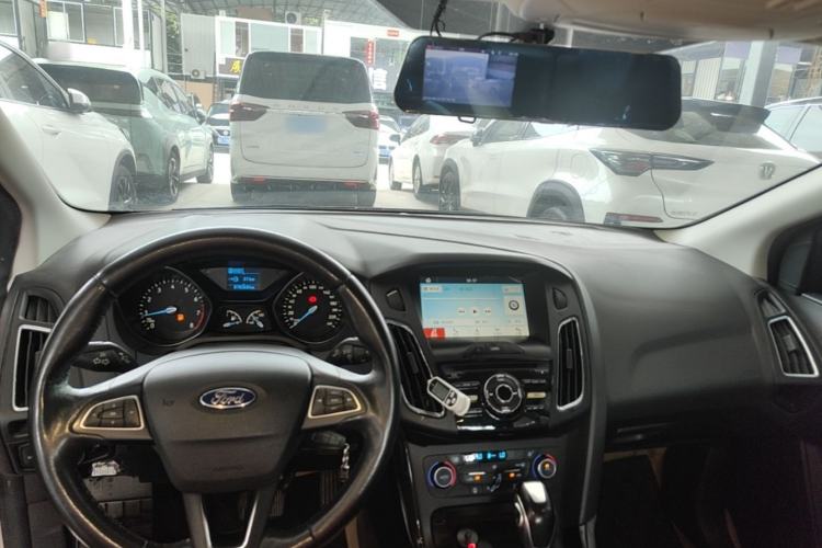 Used Ford Focus 2017 Sedan 1.6L Automatic Fashion Edition Smart Drive Version Center Console