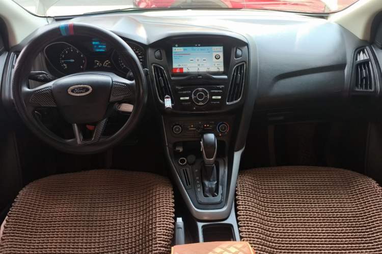 Used Ford Focus 2017 Hatchback 1.6L Automatic Comfort Plus SmartDrive Edition Center Console