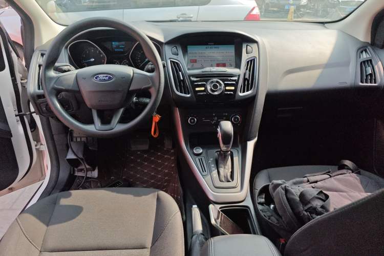 Used Ford Focus 2017 Hatchback 1.6L Automatic Comfort Plus SmartDrive Edition Center Console