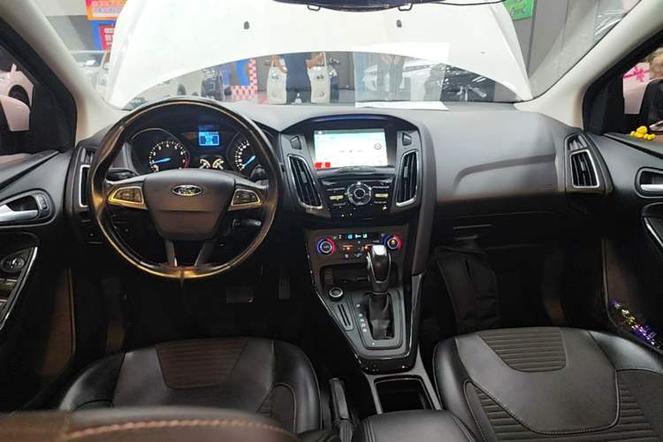 Used Ford Focus 2017 Hatchback 1.6L Automatic Fashion Edition Smart Drive Version Center Console
