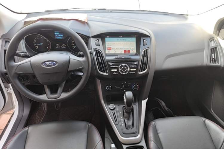 Used Ford Focus 2017 Hatchback 1.6L Automatic Comfort Plus SmartDrive Edition Center Console