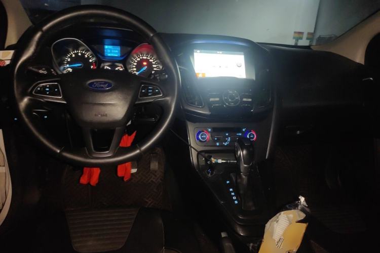 Used Ford Focus 2017 Sedan 1.6L Automatic Fashion Edition Smart Drive Version Center Console