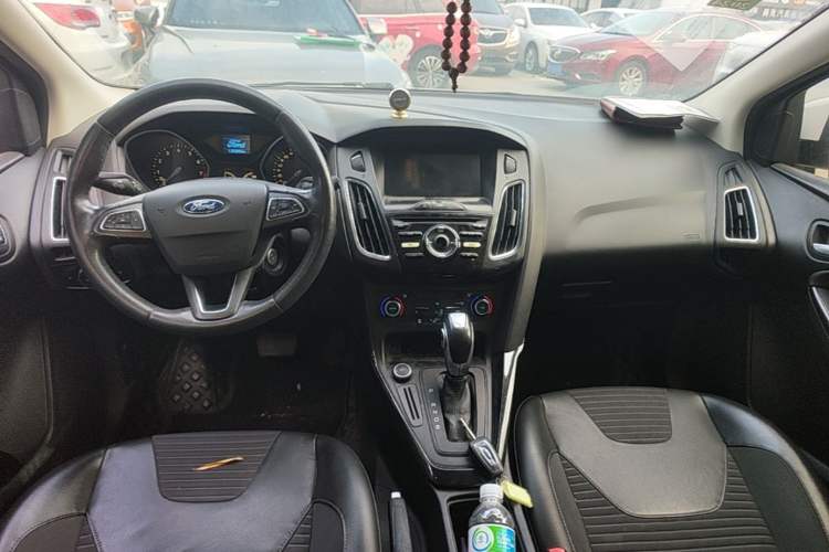 Used Ford Focus 2017 Hatchback 1.6L Automatic Fashion Edition Smart Drive Version Center Console