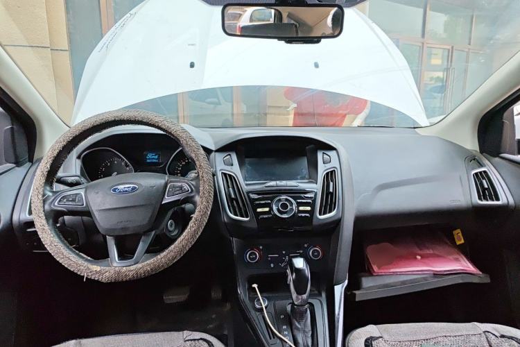 Used Ford Focus 2017 Hatchback 1.6L Automatic Fashion Edition Smart Drive Version Center Console