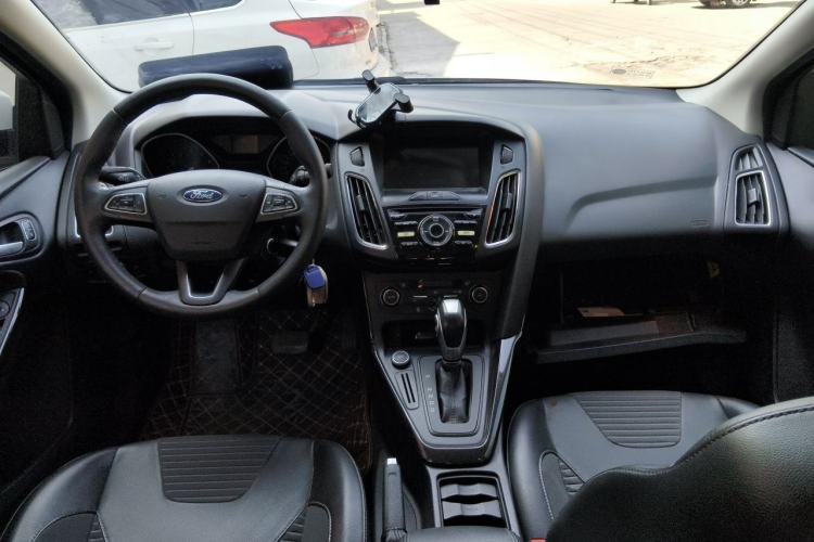 Used Ford Focus 2017 Sedan 1.6L Automatic Fashion Edition Smart Drive Version Center Console