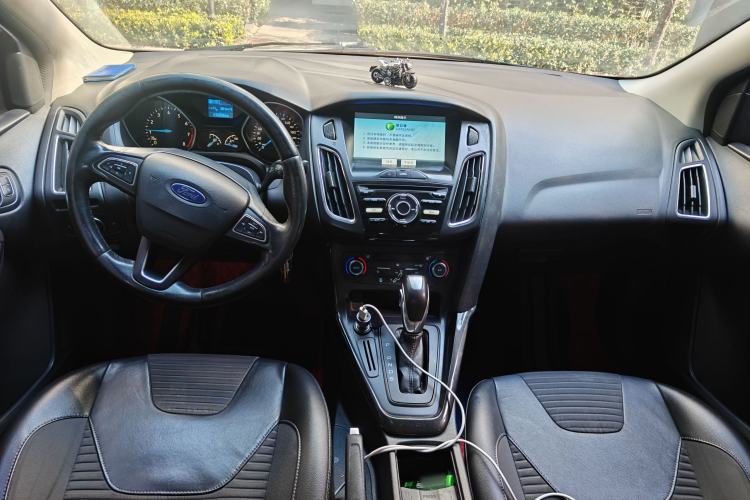 Used Ford Focus 2017 Sedan 1.6L Automatic Fashion Edition Smart Drive Version Center Console
