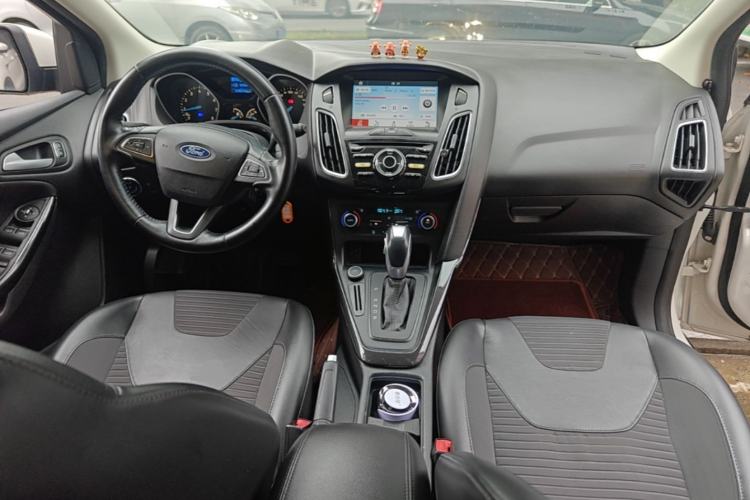 Used Ford Focus 2017 Hatchback 1.6L Automatic Fashion Edition Smart Drive Version Center Console