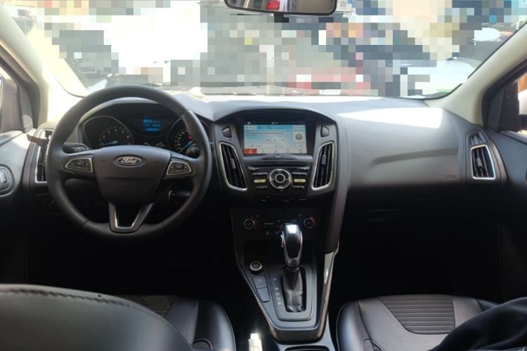 Used Ford Focus 2017 Sedan EcoBoost 125 Automatic Supreme Style SmartDrive Edition Center Console