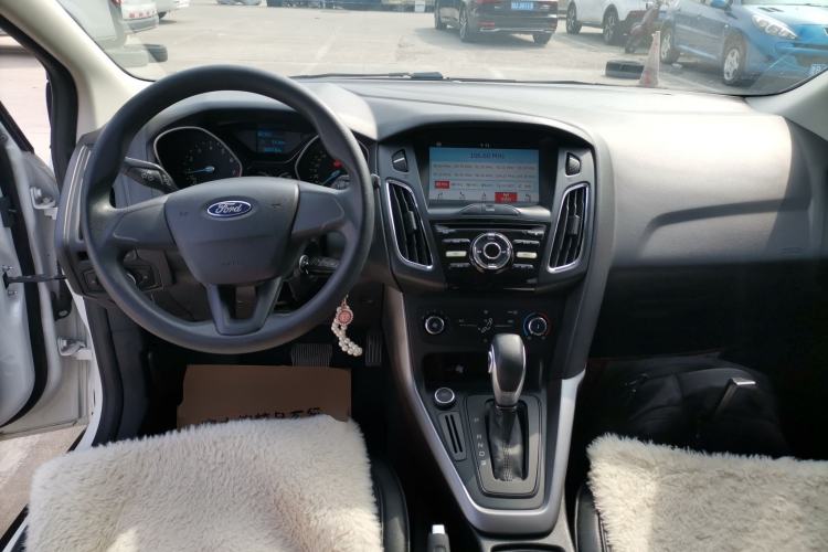 Used Ford Focus 2017 Hatchback 1.6L Automatic Comfort Plus SmartDrive Edition Center Console