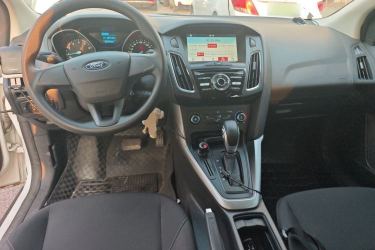 Used Ford Focus 2017 Hatchback 1.6L Automatic Comfort Plus SmartDrive Edition Center Console