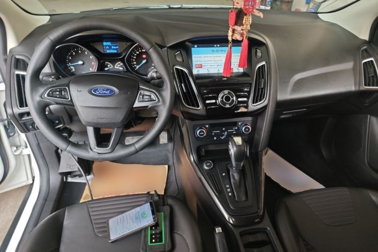 Used Ford Focus 2017 Hatchback 1.6L Automatic Fashion Edition Smart Drive Version Center Console