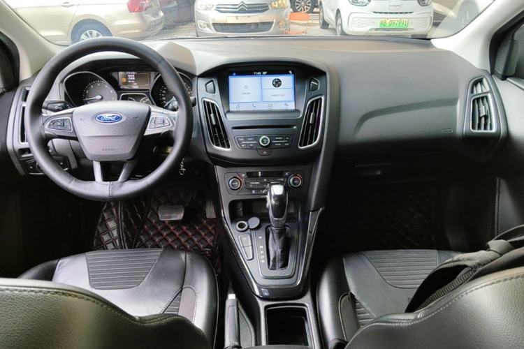 Used Ford Focus 2017 Sedan EcoBoost 180 Automatic Elite Model Center Console