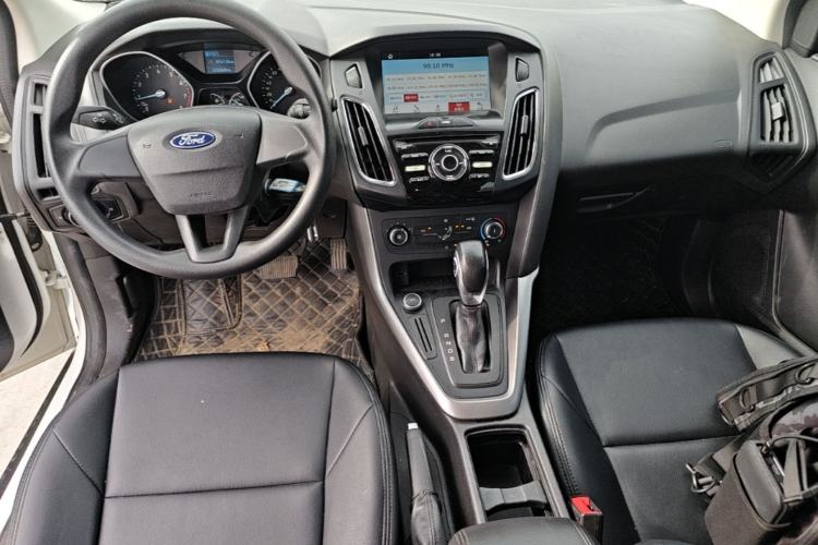 Used Ford Focus 2017 Hatchback 1.6L Automatic Comfort Plus SmartDrive Edition Center Console