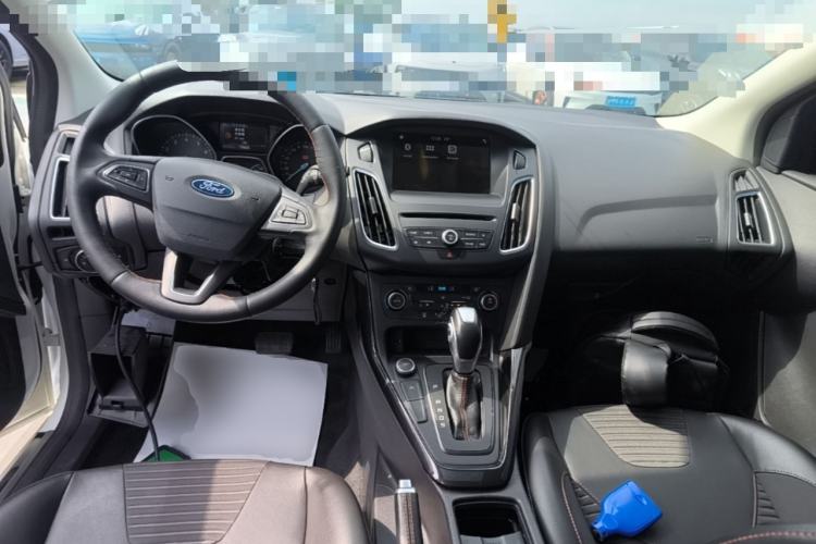 Used Ford Focus 2017 1.5T CTCC White and Black Limited Edition Center Console