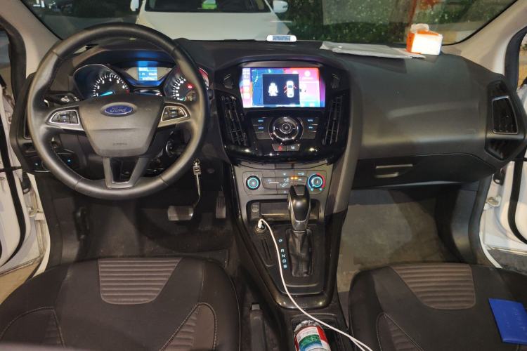Used Ford Focus 2017 Sedan 1.6L Automatic Fashion Edition Smart Drive Version Center Console