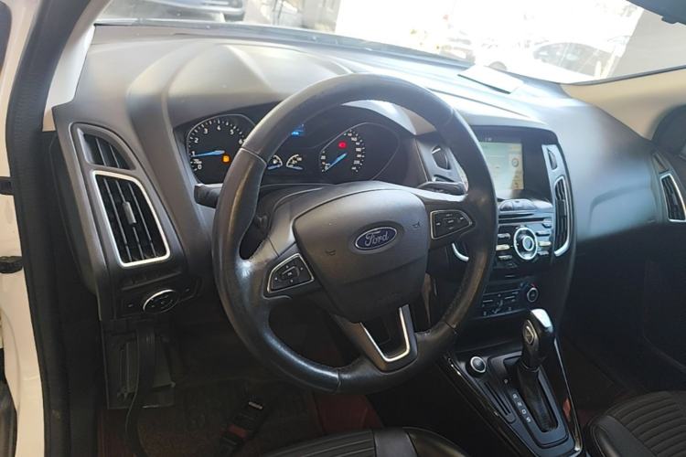 Used Ford Focus 2017 Sedan 1.6L Automatic Fashion Edition Smart Drive Version Center Console