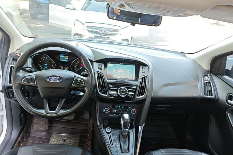 Used Ford Focus 2017 Hatchback 1.6L Automatic Fashion Edition Smart Drive Version Center Console