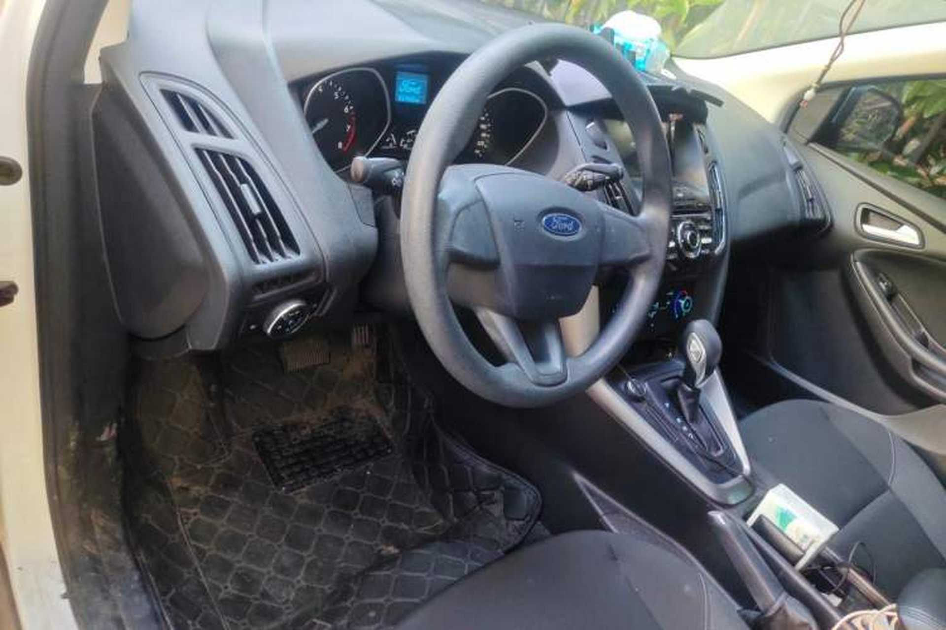 Used Ford Focus 2017 Hatchback 1.6L Automatic Comfort Plus SmartDrive Edition Center Console