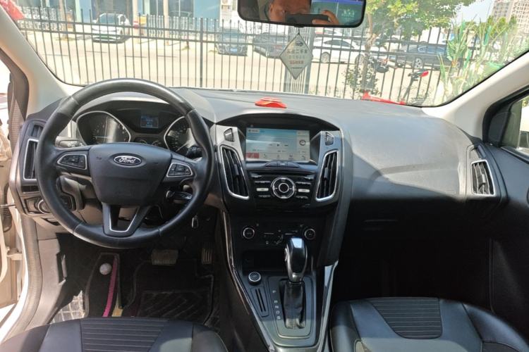 Used Ford Focus 2017 Hatchback 1.6L Automatic Fashion Edition Smart Drive Version Center Console