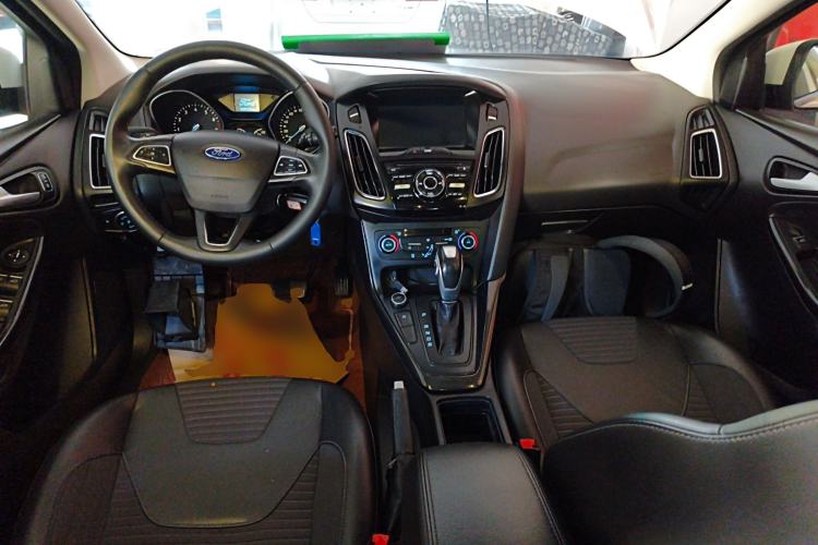 Used Ford Focus 2017 Hatchback EcoBoost 125 Automatic - Ultra-Powerful Style Edition with Smart Drive Features Center Console