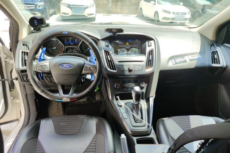 Used Ford Focus 2017 1.5T CTCC White and Black Limited Edition Center Console