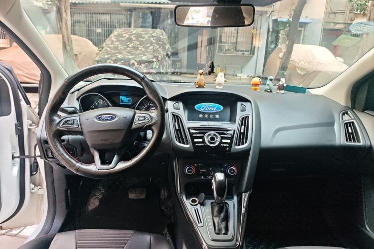 Used Ford Focus 2017 Hatchback 1.6L Automatic Fashion Edition Smart Drive Version Center Console