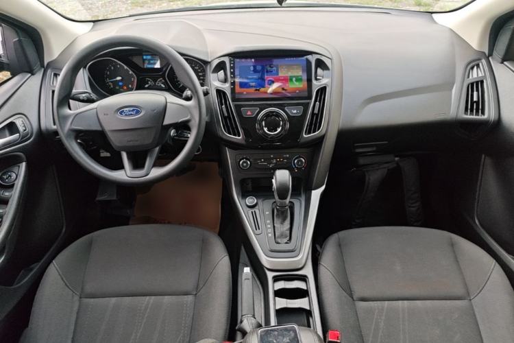 Used Ford Focus 2017 Hatchback 1.6L Automatic Comfort Plus SmartDrive Edition Center Console