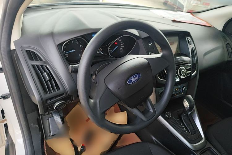 Used Ford Focus 2017 Hatchback 1.6L Automatic Comfort Plus SmartDrive Edition Center Console