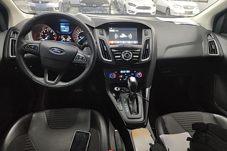 Used Ford Focus 2017 Hatchback EcoBoost 125 Automatic - Ultra-Powerful Style Edition with Smart Drive Features Center Console