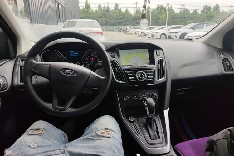 Used Ford Focus 2017 Hatchback 1.6L Automatic Comfort Plus SmartDrive Edition Center Console