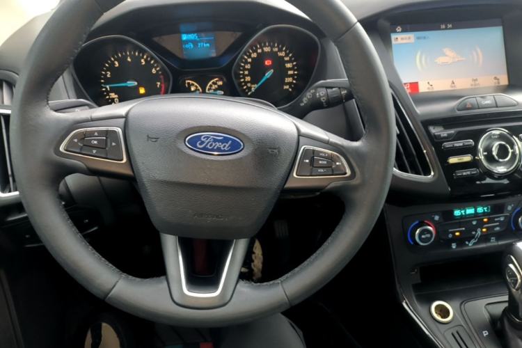 Used Ford Focus 2017 Hatchback 1.6L Automatic Fashion Edition Smart Drive Version Center Console