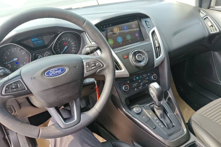Used Ford Focus 2017 Hatchback EcoBoost 125 Automatic - Ultra-Powerful Style Edition with Smart Drive Features Center Console