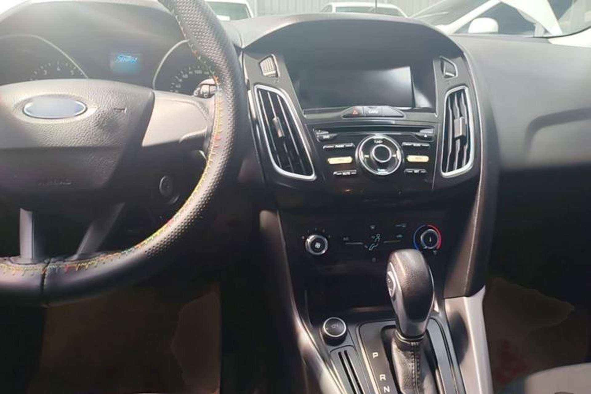 Used Ford Focus 2017 Hatchback 1.6L Automatic Comfort Plus SmartDrive Edition Center Console