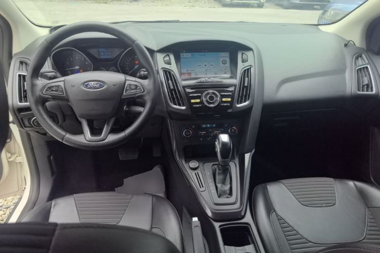 Used Ford Focus 2017 Sedan 1.6L Automatic Fashion Edition Smart Drive Version Center Console