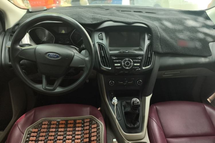 Used Ford Focus 2017 Sedan 1.6L Manual Comfort Plus SmartDrive Edition Center Console