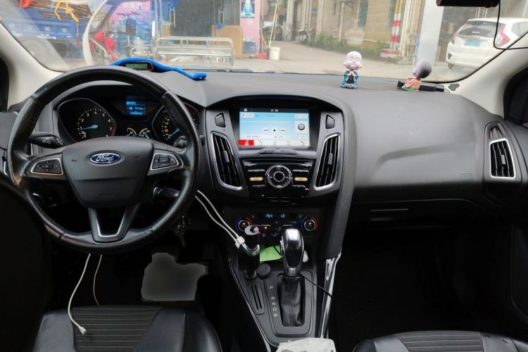Used Ford Focus 2017 Sedan 1.6L Automatic Fashion Edition Smart Drive Version Center Console