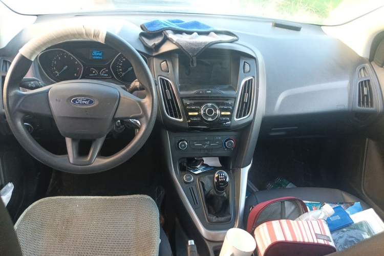 Used Ford Focus 2017 Hatchback 1.6L Manual Comfort Plus SmartDrive Edition Center Console