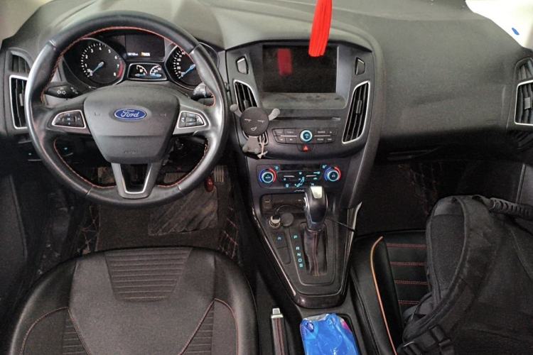Used Ford Focus 2017 1.5T CTCC White and Black Limited Edition Center Console