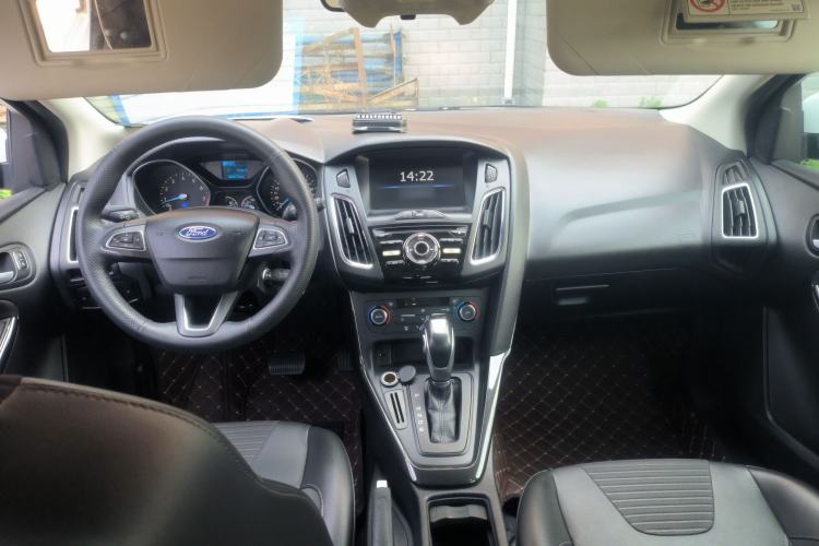 Used Ford Focus 2017 Hatchback 1.6L Automatic Fashion Edition Smart Drive Version Center Console